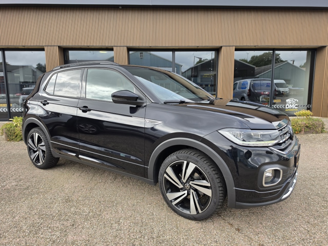 Volkswagen T-Cross - 1.5 TSI R-Line | Led | Navi | Camera | ACC | stoelverwarming | Virtual - AutoWereld.nl