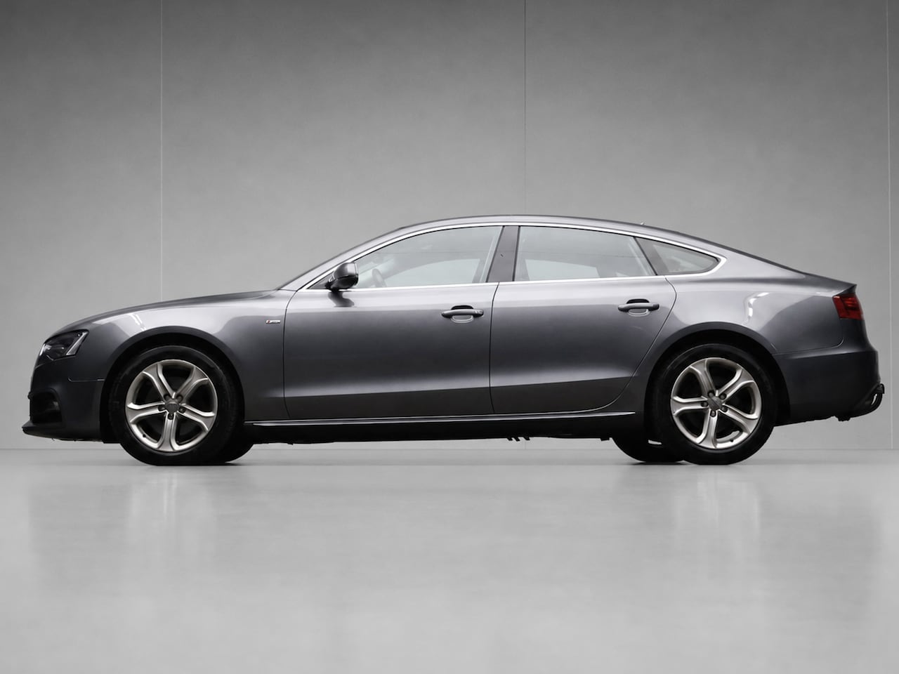Audi A5 Sportback - 1.8 TFSI S-Line (NAVI,LED,CRUISE,SPORTSTOELEN,CLIMATE,PDC,CAMERA,GETINT,NETTESTAAT) - AutoWereld.nl