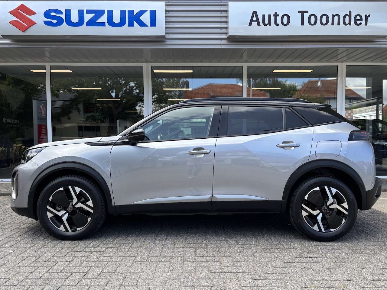 Peugeot 2008 - GT 1.2 Hybrid 145 eDSC6 - AutoWereld.nl