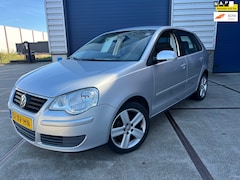 Volkswagen Polo - 1.4-16V AIRCO/5DRS/CRCONTROL/APK10-2027