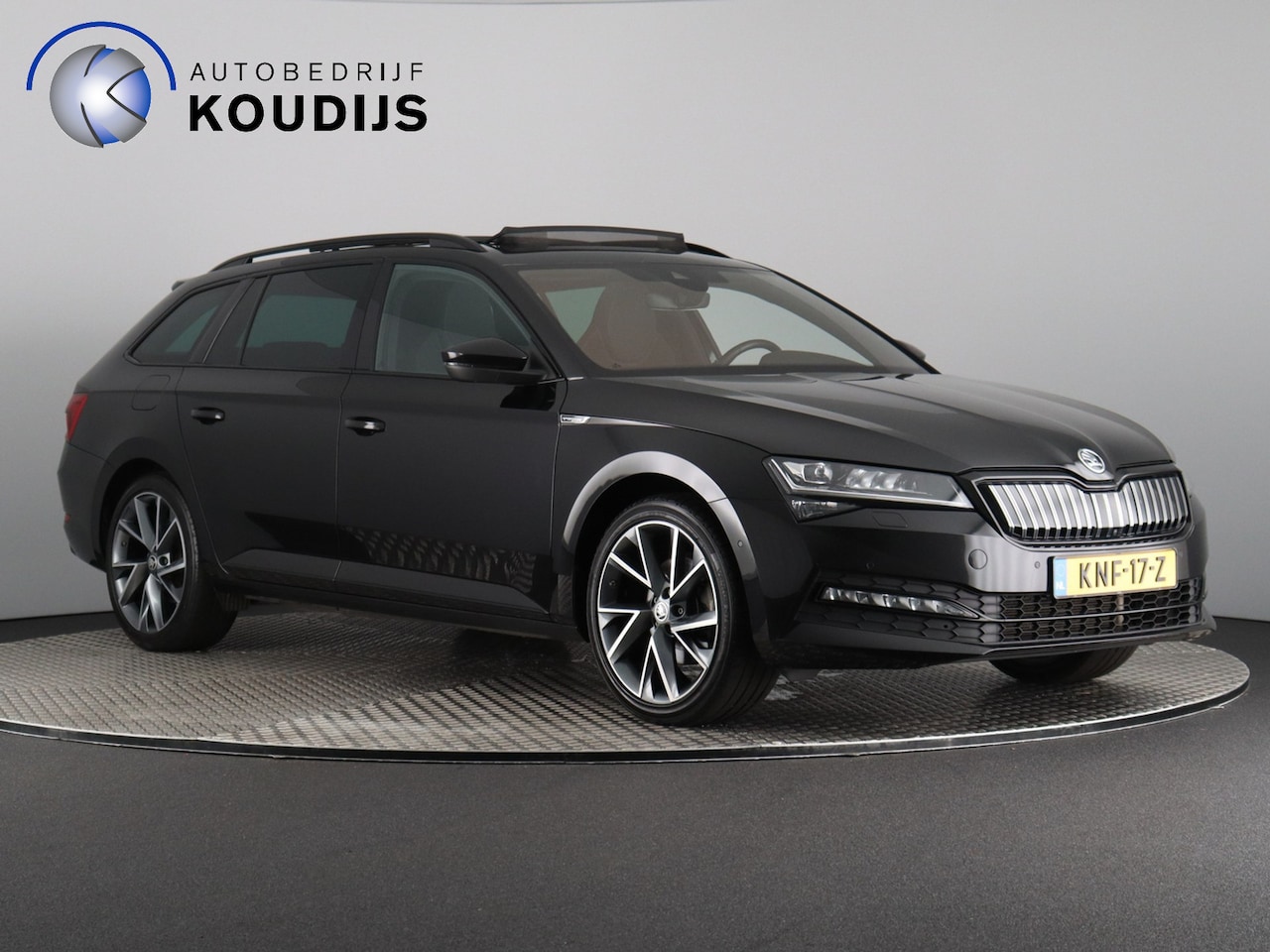 Skoda Superb Combi - 1.4 TSI iV Sportline Business 1.4 TSI iV Sportline Business (Pano / Elek. trekhaak / 360 Camera / ACC / Standkachel / Vo - AutoWereld.nl