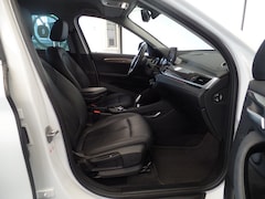 BMW X1 - sDrive20i 180pk, Business Edition Automaat, Navigatie Achteruitrijcamera, Cruis controle,