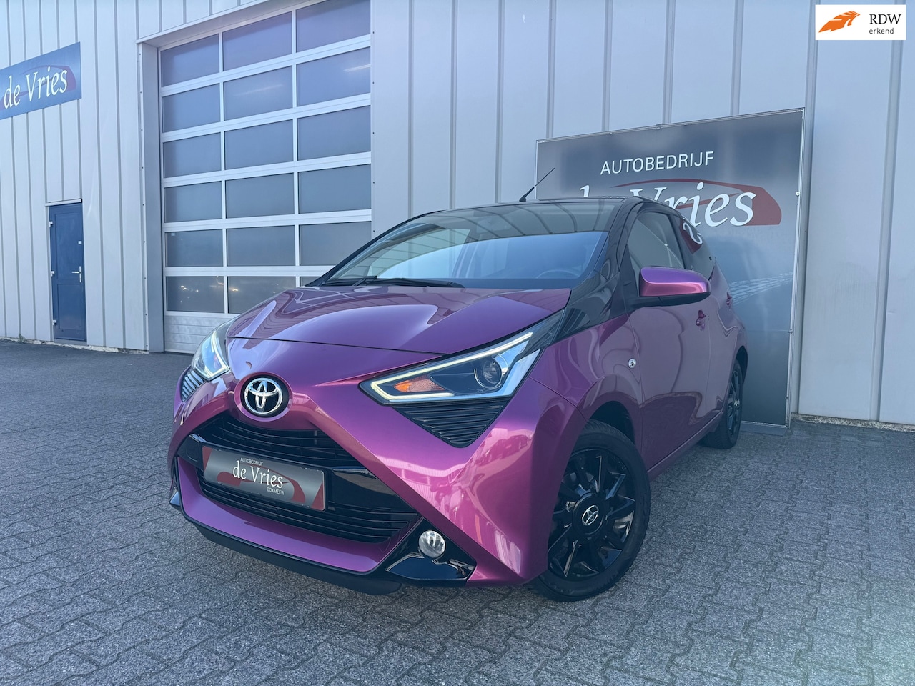 Toyota Aygo - 1.0 VVT-i x-cite BI-TONE / Airco / Bluetooth / Cruise control / LMV / - AutoWereld.nl