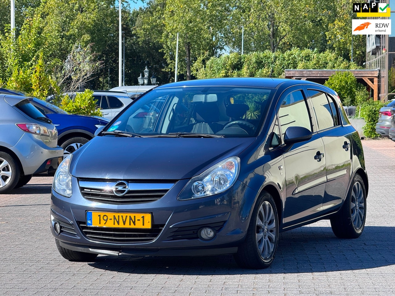Opel Corsa - 1.4- Edition | Airco | Cruise control | Elektrische ramen en spiegels | Getint glas | LM v - AutoWereld.nl