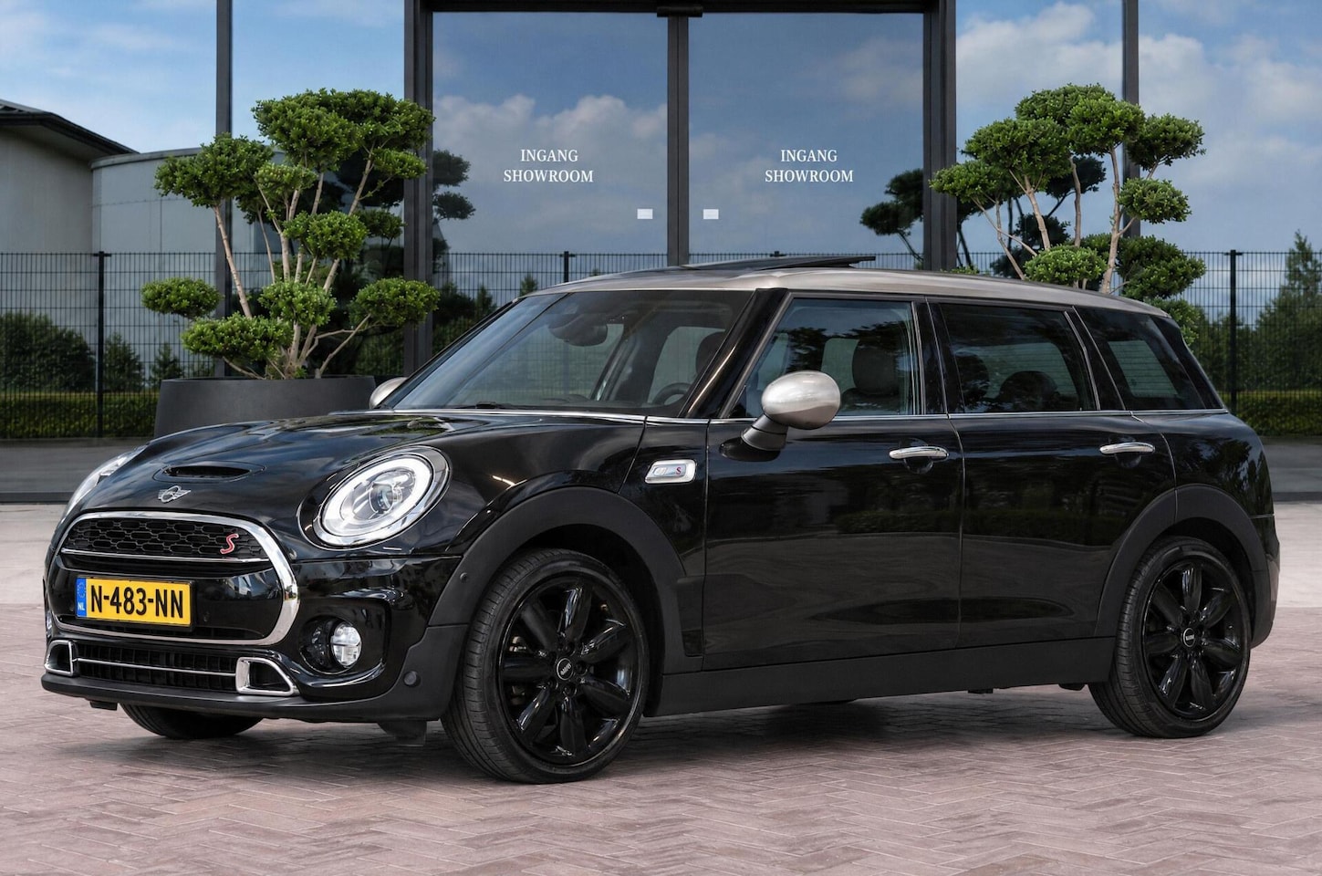 MINI Clubman - 2.0 Cooper S Chili Serious Business LEDER | PANO - AutoWereld.nl