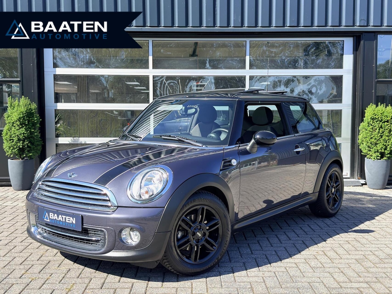 MINI Cooper - 1.6 Cooper|High Class Grey|Pano|1e eig.|Stoelverwarming - AutoWereld.nl