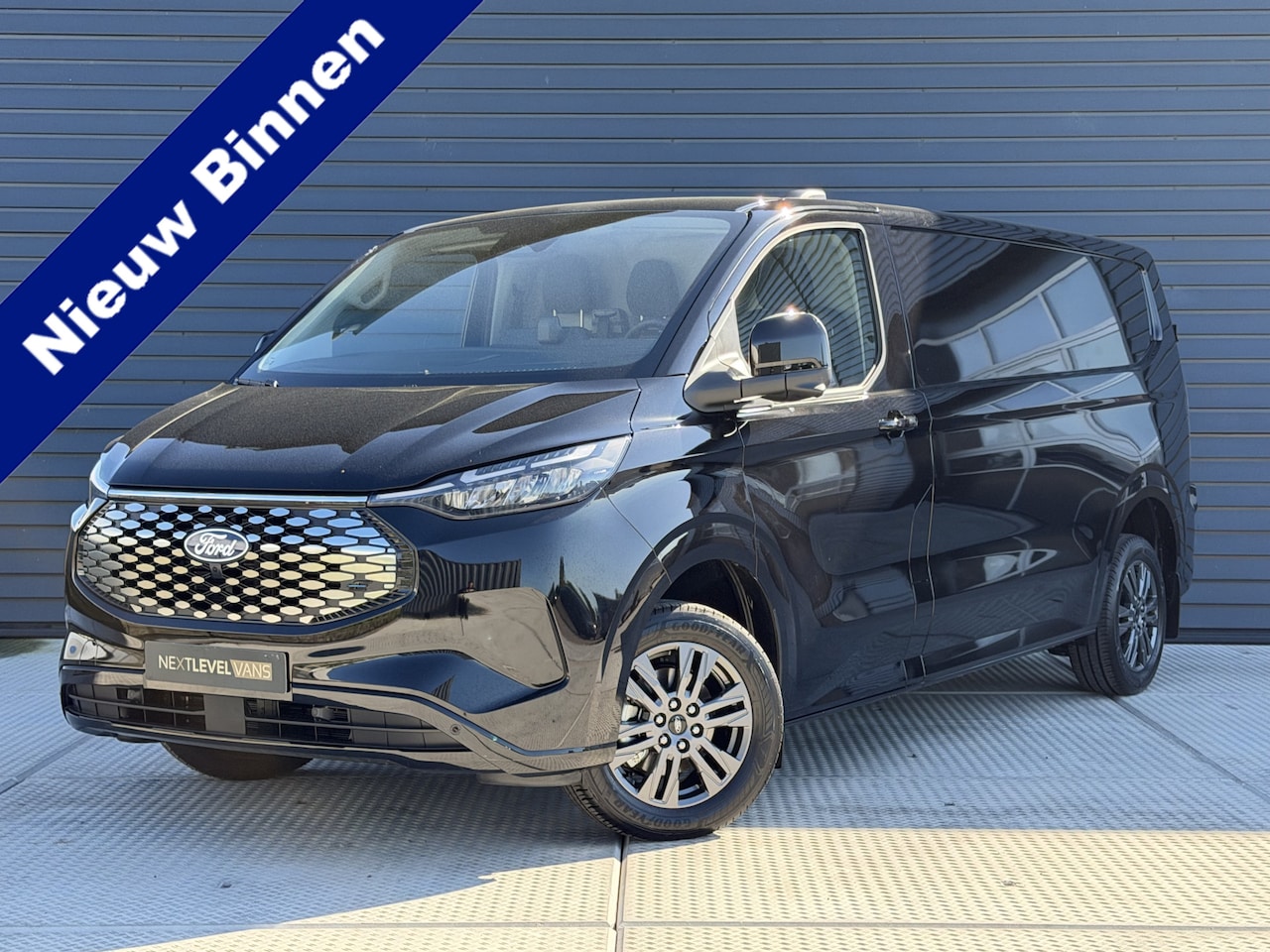 Ford E-Transit Cust. - 340 L2H1 Limited 71 kWh 218 PK | 360 Camera | B&O Audio | Dode hoek | Direct leverbaar!! - AutoWereld.nl