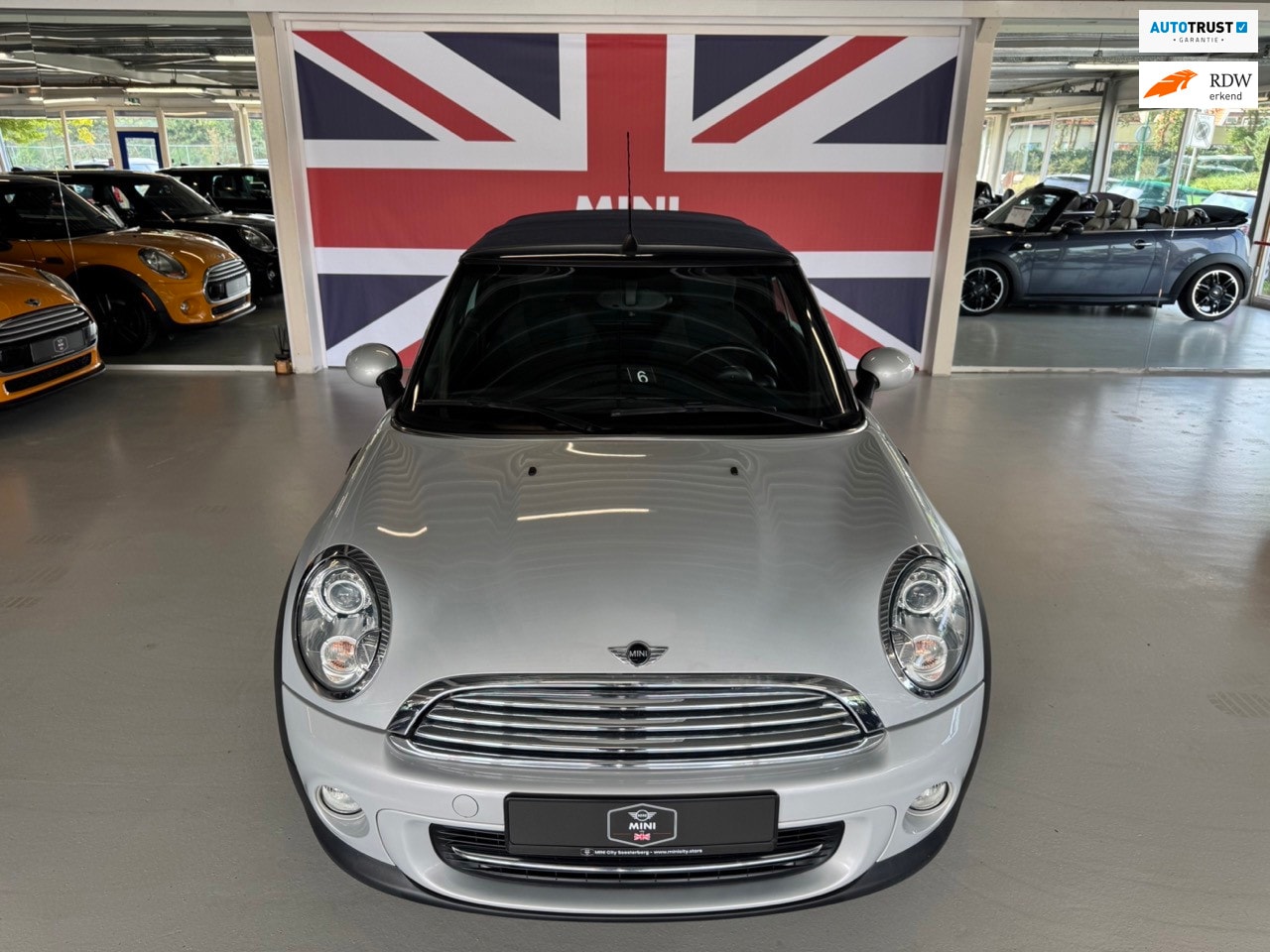 MINI Cabrio - 1.6 Cooper Pepper ( 6 MAANDEN GARANTIE ) - AutoWereld.nl