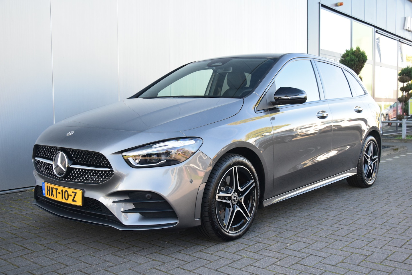 Mercedes-Benz B-klasse - 250 e Business Solution AMG Night/Pakket Trekhaak 6000km! - AutoWereld.nl