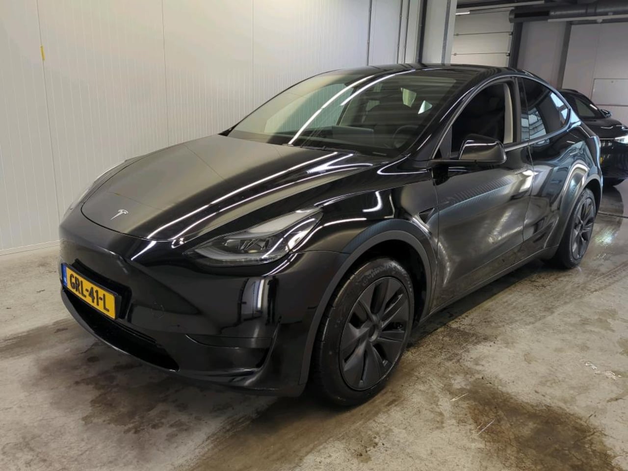 Tesla Model Y - Standard RWD Plus 351pk 94,8% SoH [ HW4+FSD SUPERVISED €99 P/M+RYZEN AMD+LFP ACCU+AUTOPILO - AutoWereld.nl