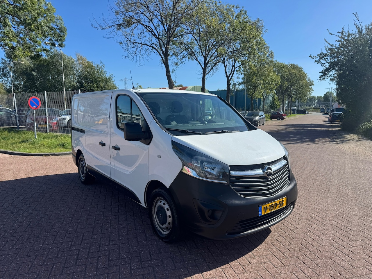 Opel Vivaro - 1.6 CDTI L1H1 Sport let op roetfilter kapot - AutoWereld.nl