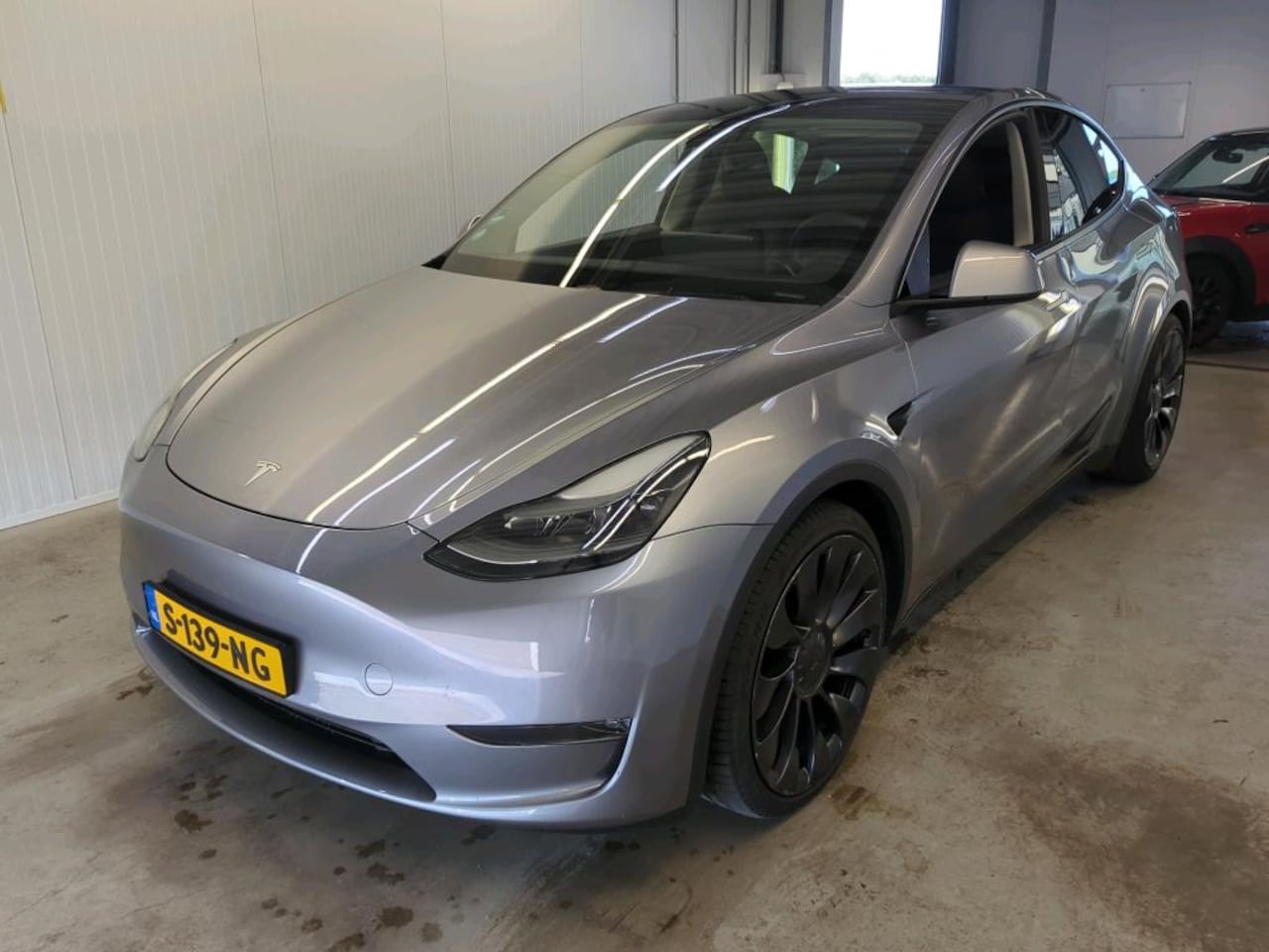 Tesla Model Y - Performance 534pk AWD 92,6% SoH [ QUICKSILVER+ENHANCED AUTOPILOT+21 INCH+WARMTEPOMP+AMD RY - AutoWereld.nl