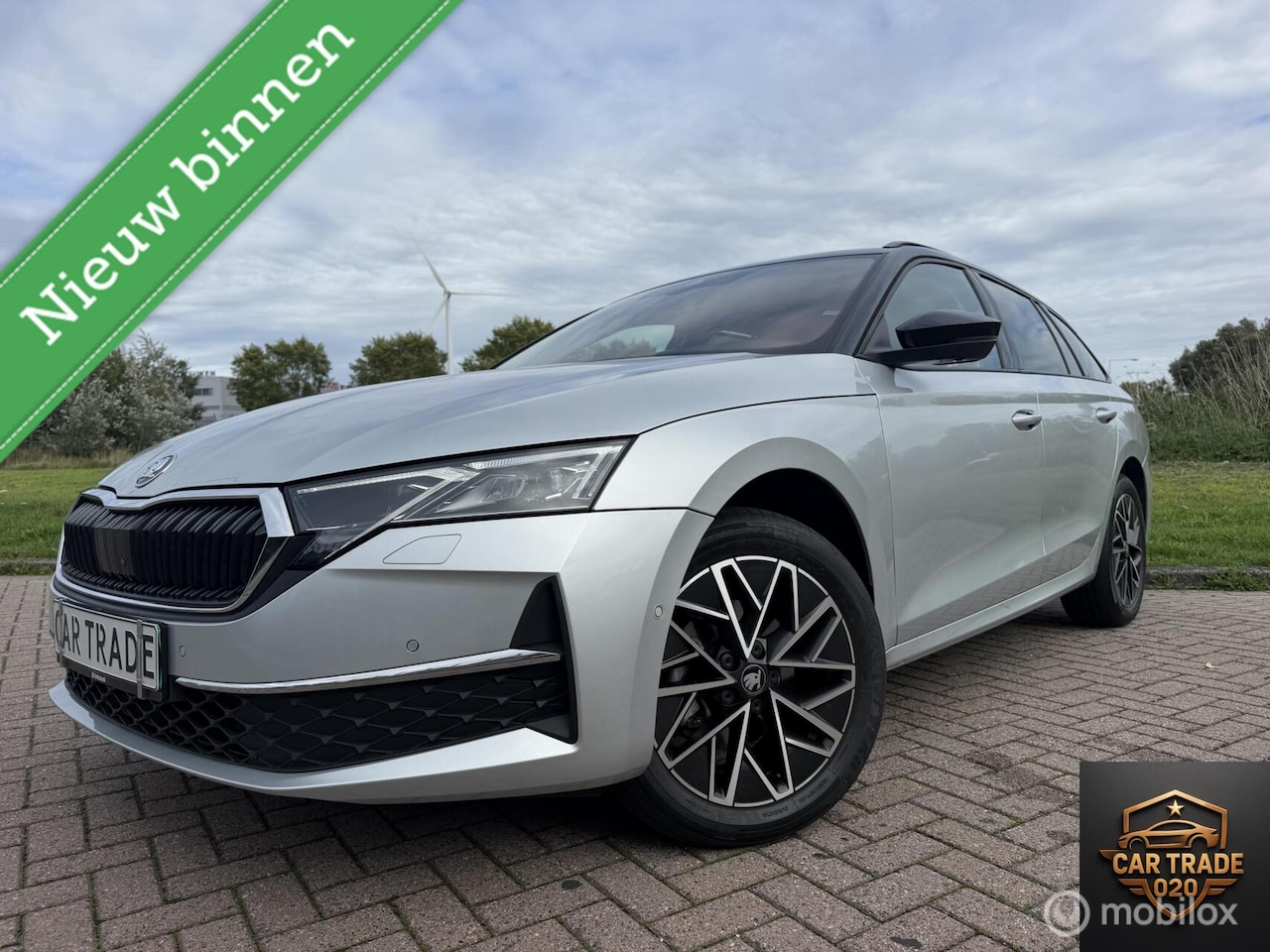 Skoda Octavia - 2.0 tdi LEDER|CARPLAY|MATRIX|CAMELEON - AutoWereld.nl