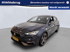 SEAT Leon - 1.5 eTSI 150pk FR DSG Automaat Panorama schuifdak / Navigatie / LM 18 inch / Parkeersensor