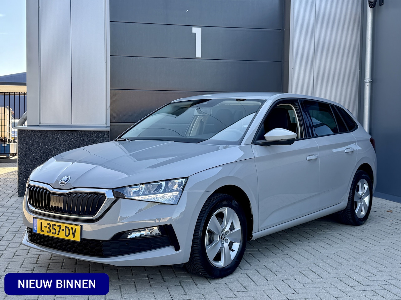 Skoda Scala - 1.0 TSI *Org.NL!* Apple Carplay / Digital Cockpit / Trekhaak / Cruise Control / PDC / 16"L - AutoWereld.nl