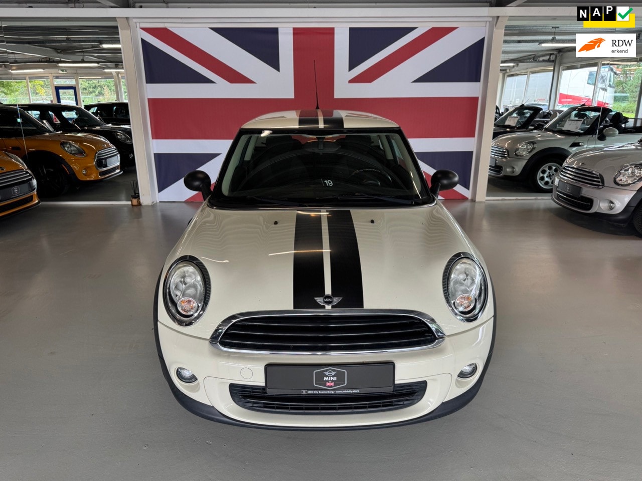 MINI 3-Deurs - 1.6 One MINIMALIST Business Line ( 3 MAANDEN GARANTIE ) - AutoWereld.nl