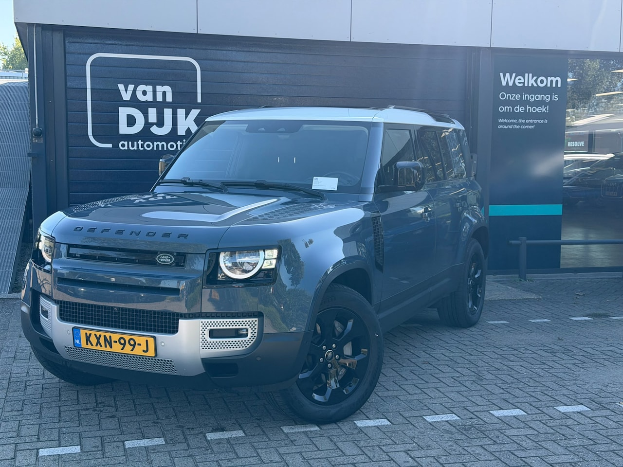 Land Rover Defender 110 - 2.0 P400e 110 S Trekhaak Panoramadak Meridian audio 20 inch velgen (BLACK) Luchtvering 3d - AutoWereld.nl