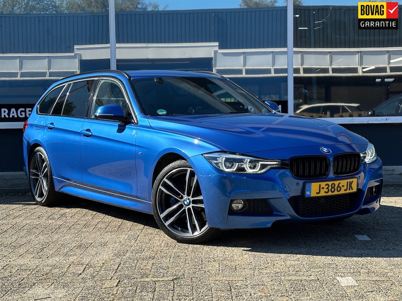 BMW 3-serie Touring - 340i xDrive M-Sport Shadow/NO-OPF/HUD/CAM/TREKHAAK - AutoWereld.nl
