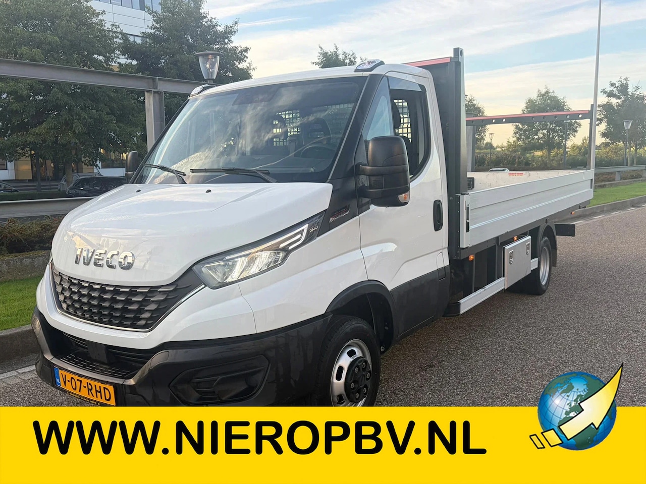 Iveco Daily - 40C18 Openlaadbak Automaat Airco Trekhaak - AutoWereld.nl