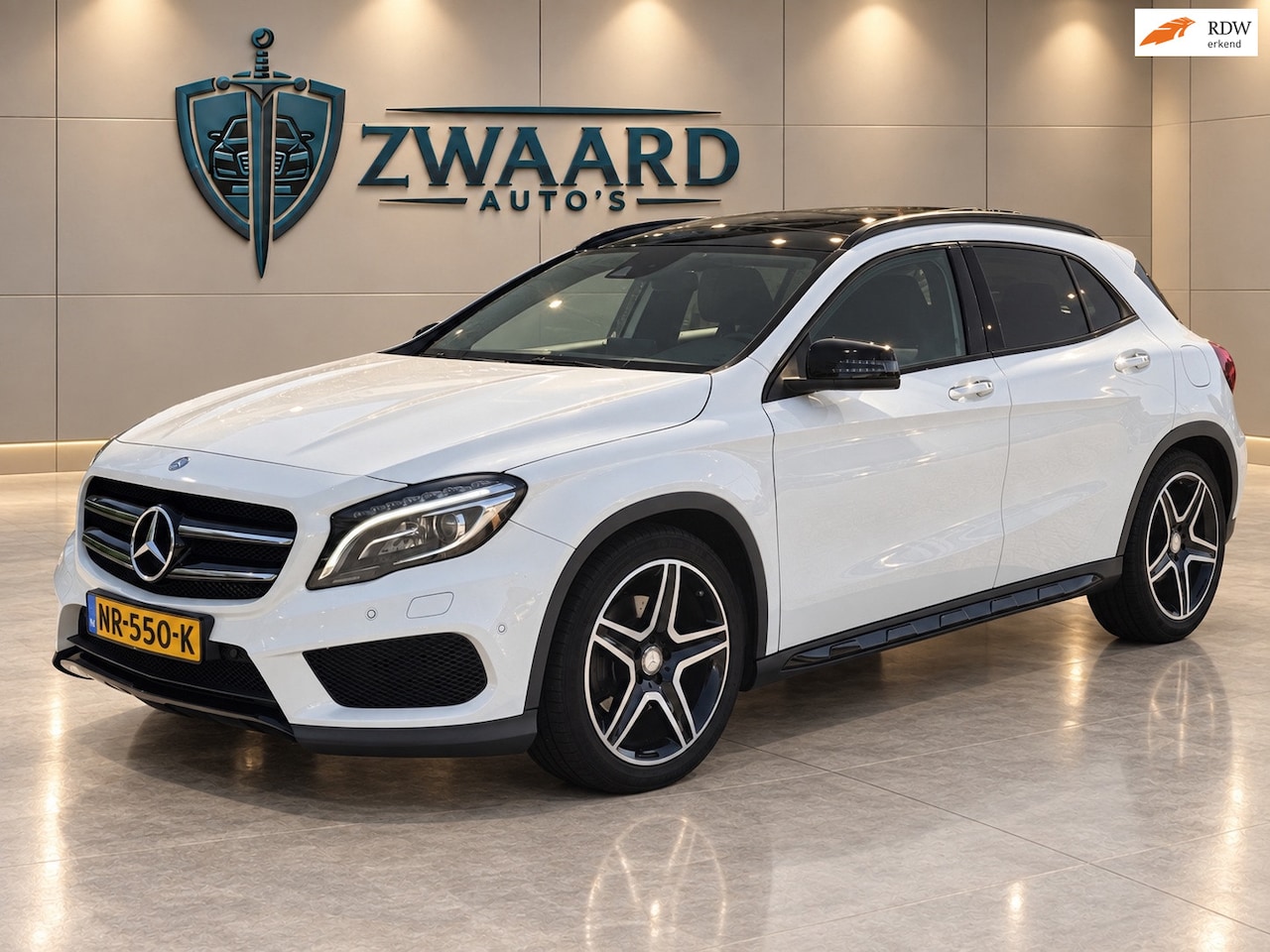 Mercedes-Benz GLA-Klasse - 250 4Matic Prestige AMG l Panoramadak l Climate l Memory l Dynamic Select l Trekhaak l ILS - AutoWereld.nl