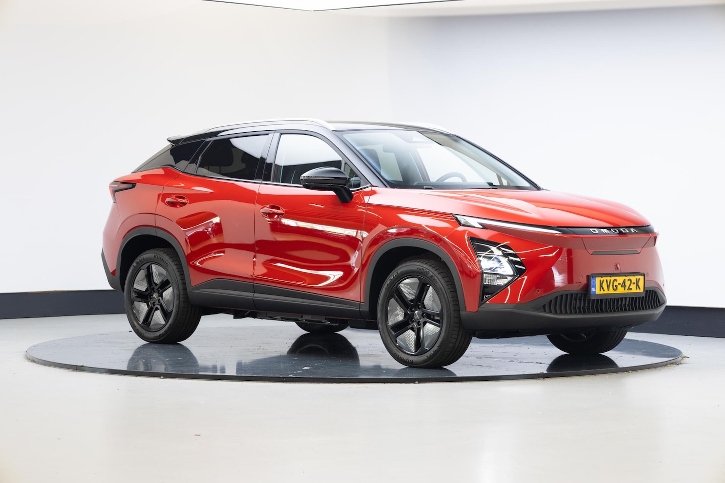 Omoda 5 - EV Premium 61 kWh 360 camera | Stoel vent. | ACC | 7 jaar fabrieksgar. | - AutoWereld.nl