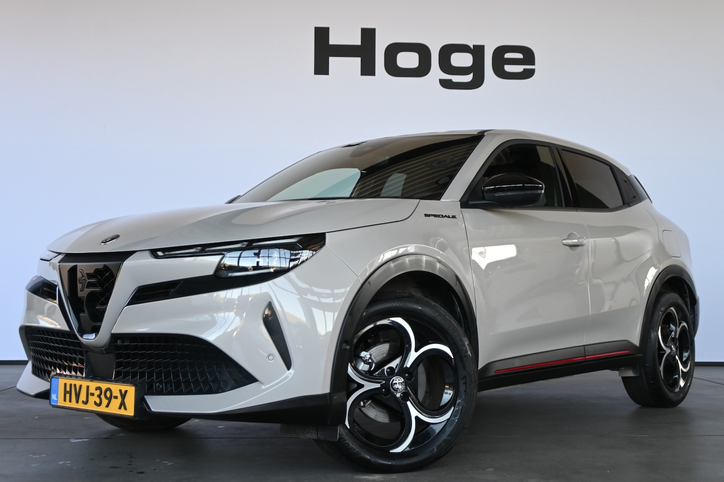 Alfa Romeo Junior - 1.2 Turbo Hybrid Ibrida Speciale Adaptieve Cruise Clima Lane Assist CarPlay Led Camera 1e - AutoWereld.nl