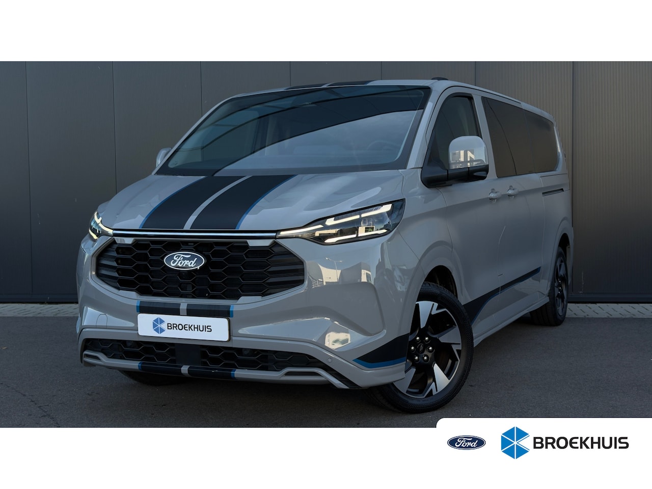 Ford Transit Custom - 320 2.5 PHEV L2H1 Sport DC | Elec. Verstelbare Stoel | Trekhaak Wegklapbaar | Led | Dubbel - AutoWereld.nl