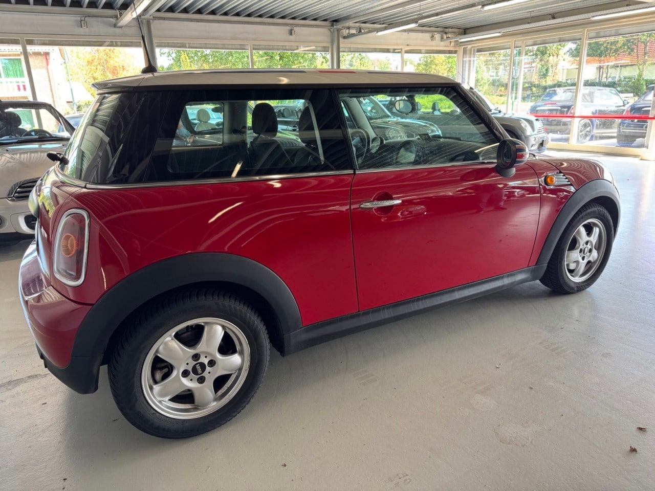 MINI 3-Deurs - 1.4 One Business Line ( 3 MAANDEN GARANTIE ) - AutoWereld.nl