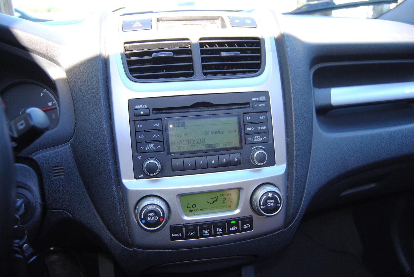 Kia Sportage - 2.0 CVVT Fifteen 2.0 CVVT Fifteen - AutoWereld.nl