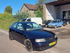 Audi A3 - 1.8 5V Ambiente met Nieuwe APK