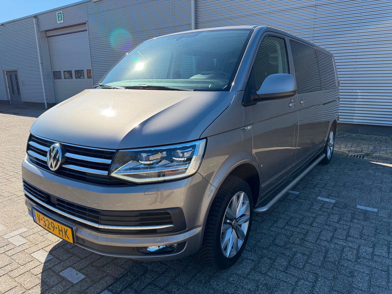 Volkswagen Transporter - 2.0 TDI L2H1 DC Automaat,Highline,Trekhaak,Schuifdak,Airco,2 Schuifdeuren,Navigatie/Camera - AutoWereld.nl