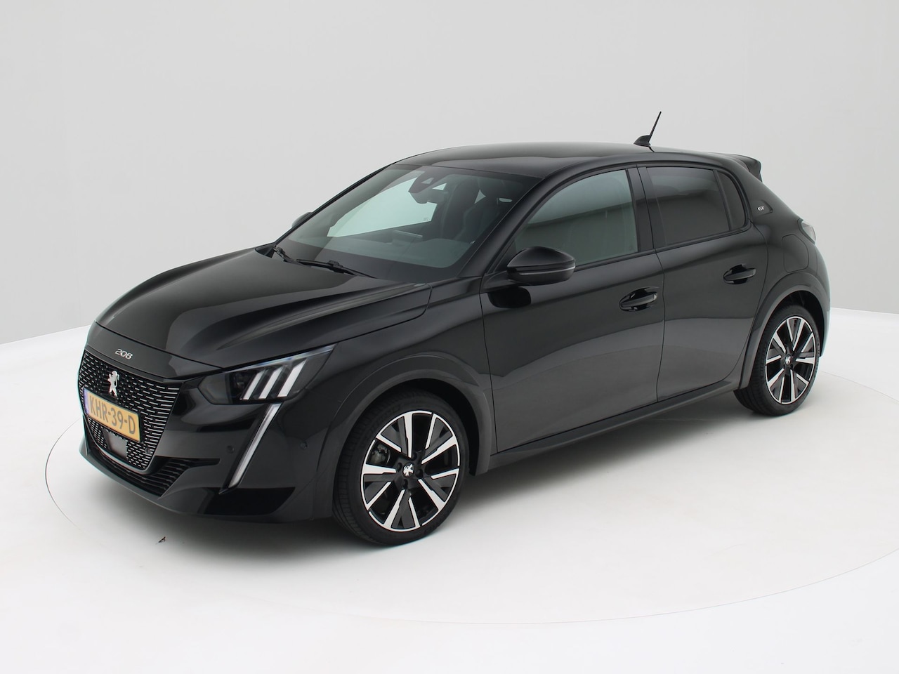 Peugeot 208 - 1.2 PureTech GT-Line 130pk / Panorama / 1/2 Leder / Camera - AutoWereld.nl