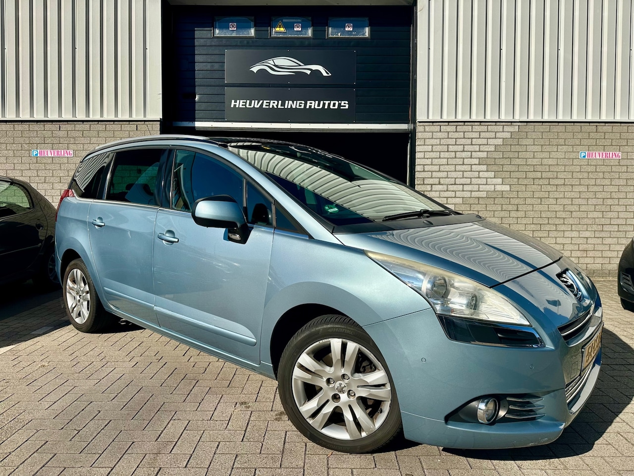 Peugeot 5008 - 1.6 GT 5p. | Airco | Cruise | Pano | Trekhaak - AutoWereld.nl