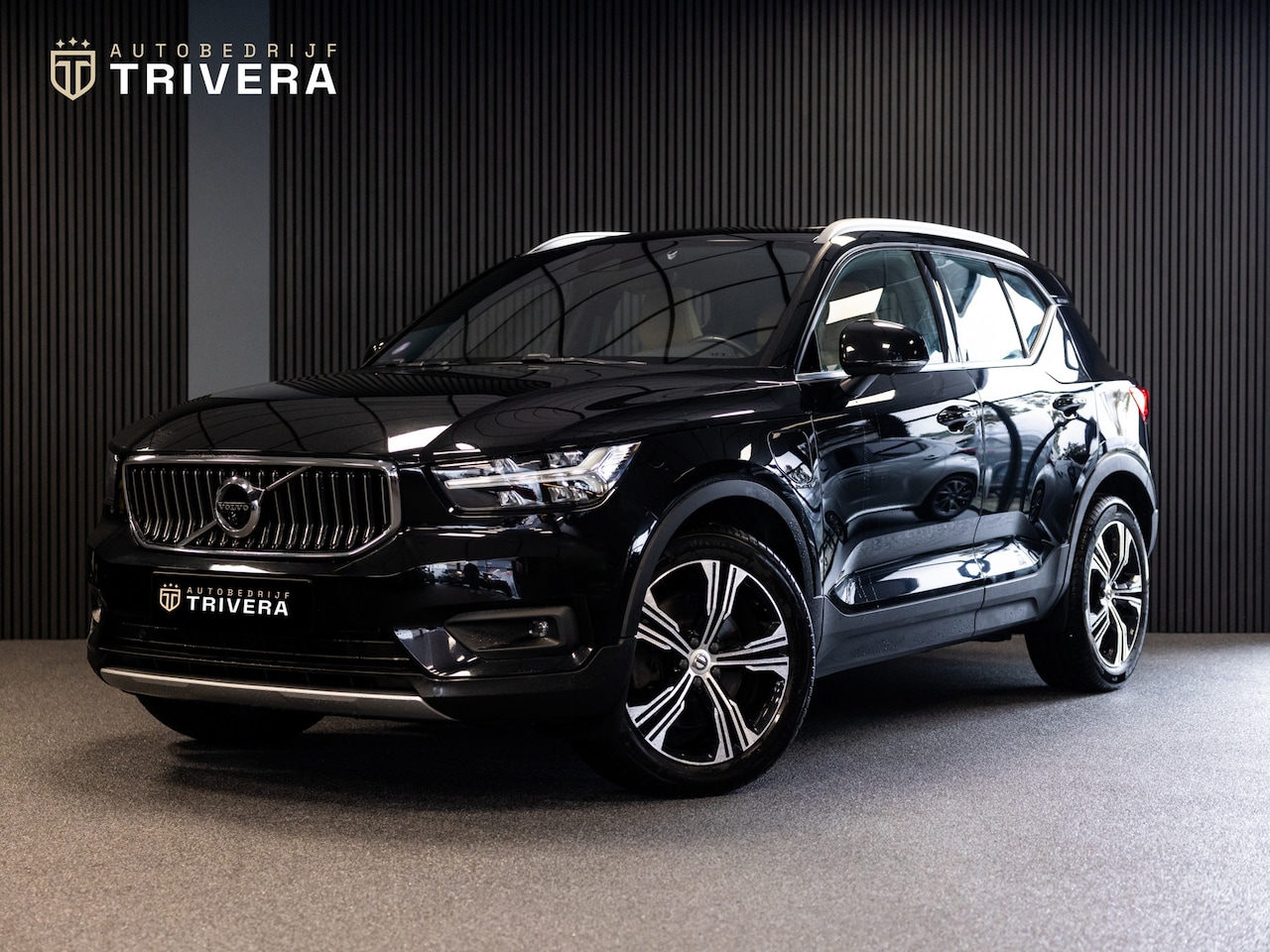 Volvo XC40 - 1.5 T5 Recharge Inscription 262PK l SoH 95% l CAM 360° l Vol Leder l PANO l Harm. Kardan l - AutoWereld.nl