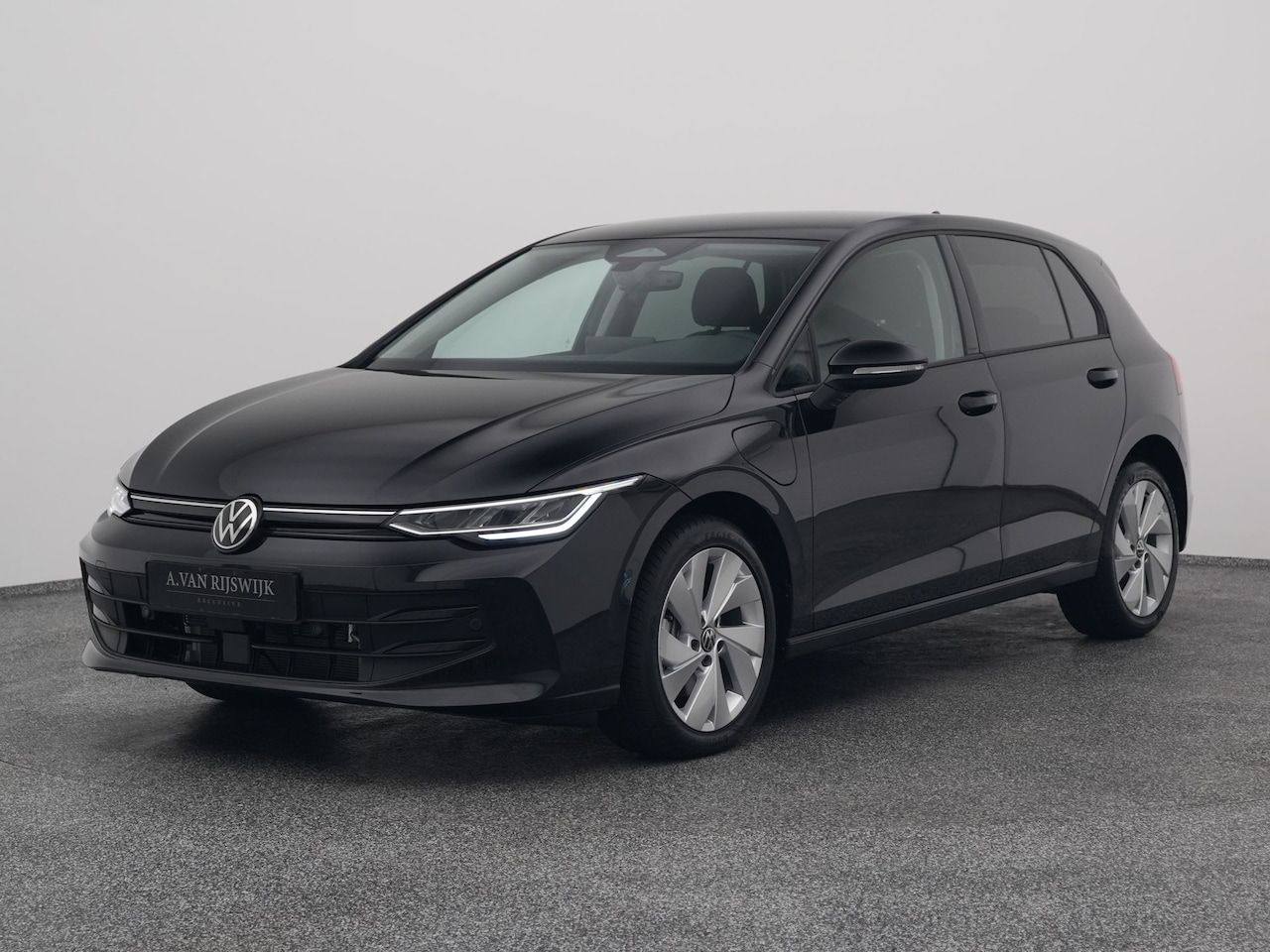 Volkswagen Golf - 1.5 eHybrid Life Edition | CAMERA | ADAPTIVE | STOEL- EN STUURVERW. - AutoWereld.nl