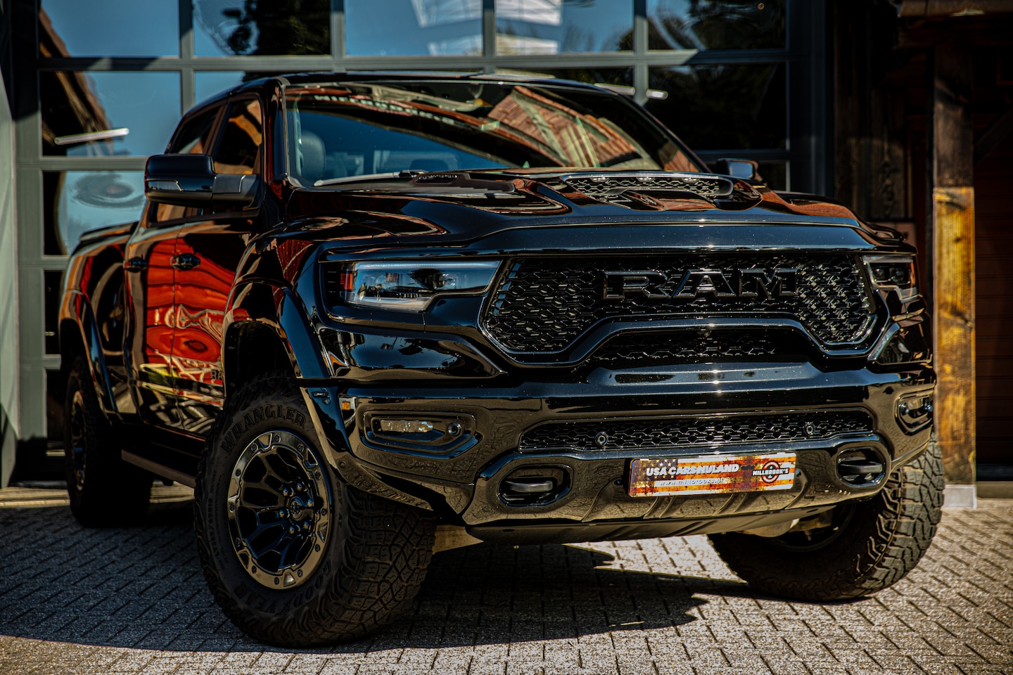 Dodge Ram 1500 - 6.2 V8 4x4 Crew Cab TRX Final edition - AutoWereld.nl
