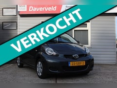 Toyota Aygo - 1.0-12V Now 5-deurs 63dkm nap, boekjes, 2x sleutel, nl-auto, nieuwe apk en onderhoudsbeurt