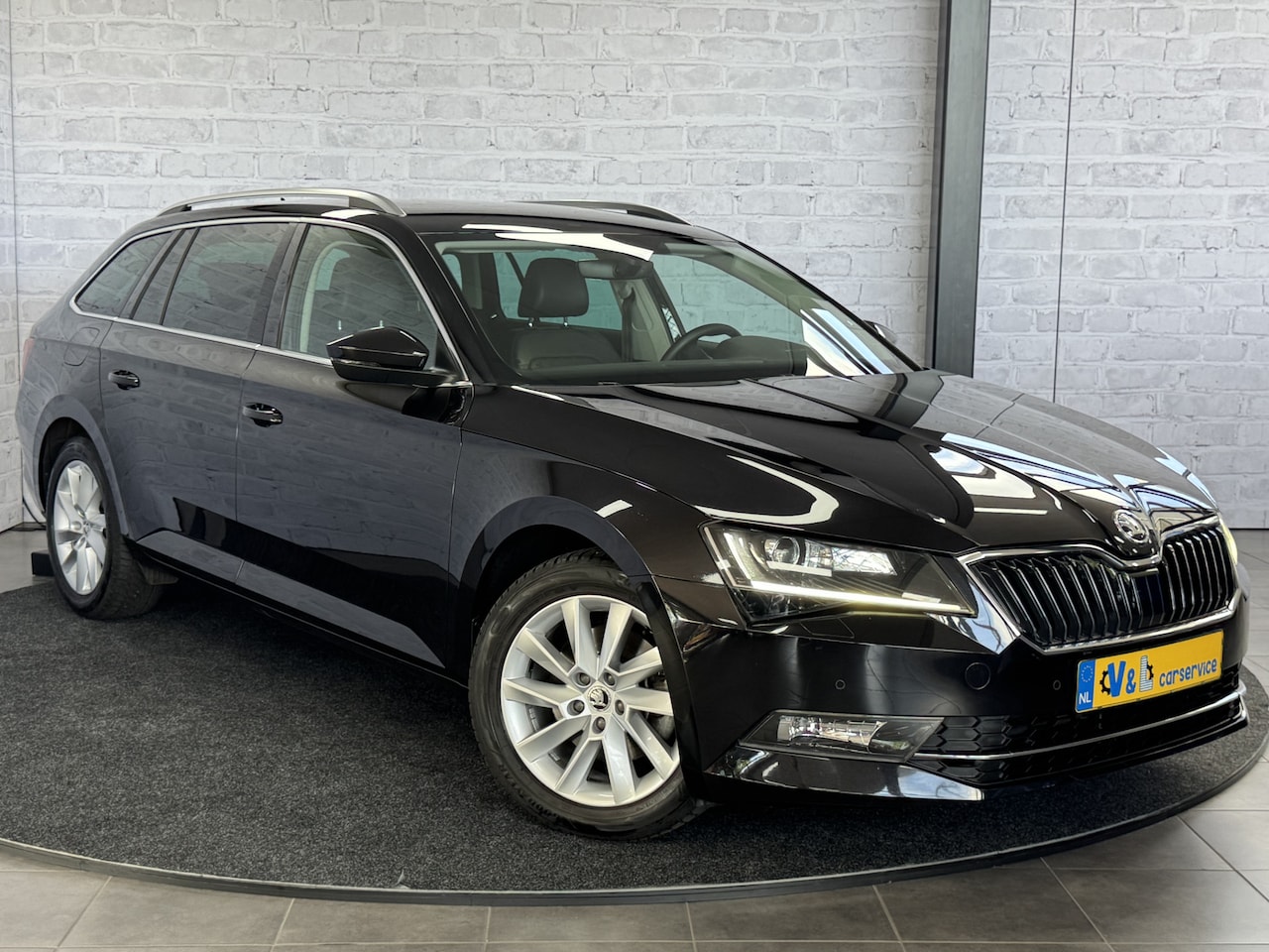 Skoda Superb Combi - 1.4 TSI ACT Sportline Business ACC Keyless CarPlay - AutoWereld.nl
