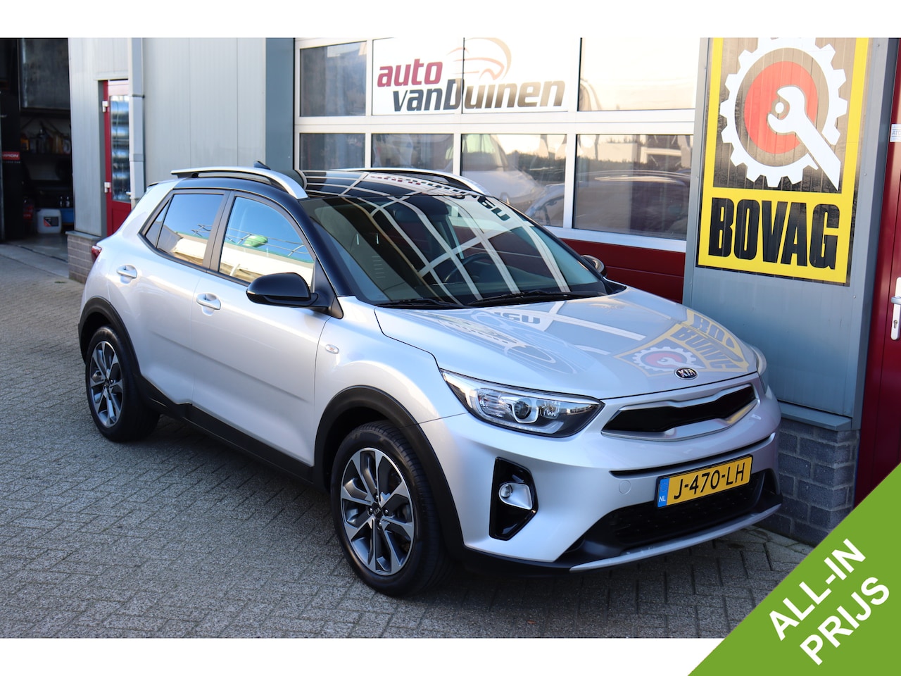 Kia Stonic - 1.0 T-GDi Sports Edition O.a: PDC, Camera, DAB, Navi, Airco, Cruise, Etc. All-in prijs! - AutoWereld.nl