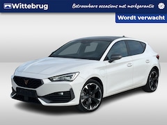 CUPRA Leon - 1.4 e-Hybrid 204pk Performance DSG Automaat / Panorama schuifk dak / LM 18 inch / Digital