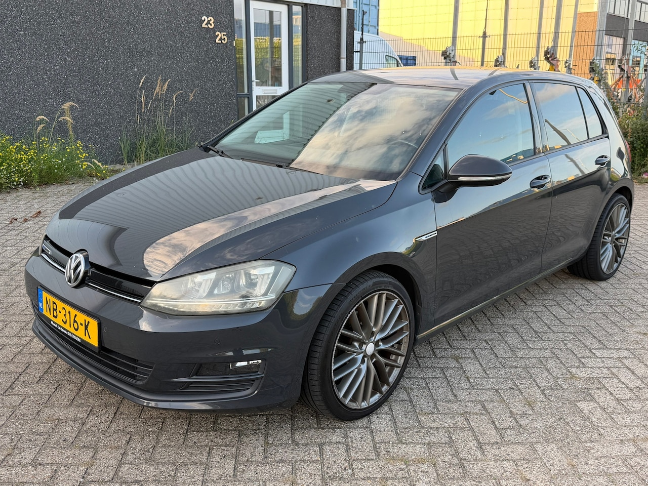 Volkswagen Golf - 1.0 TSI Comfortline DSG 2017 - AutoWereld.nl