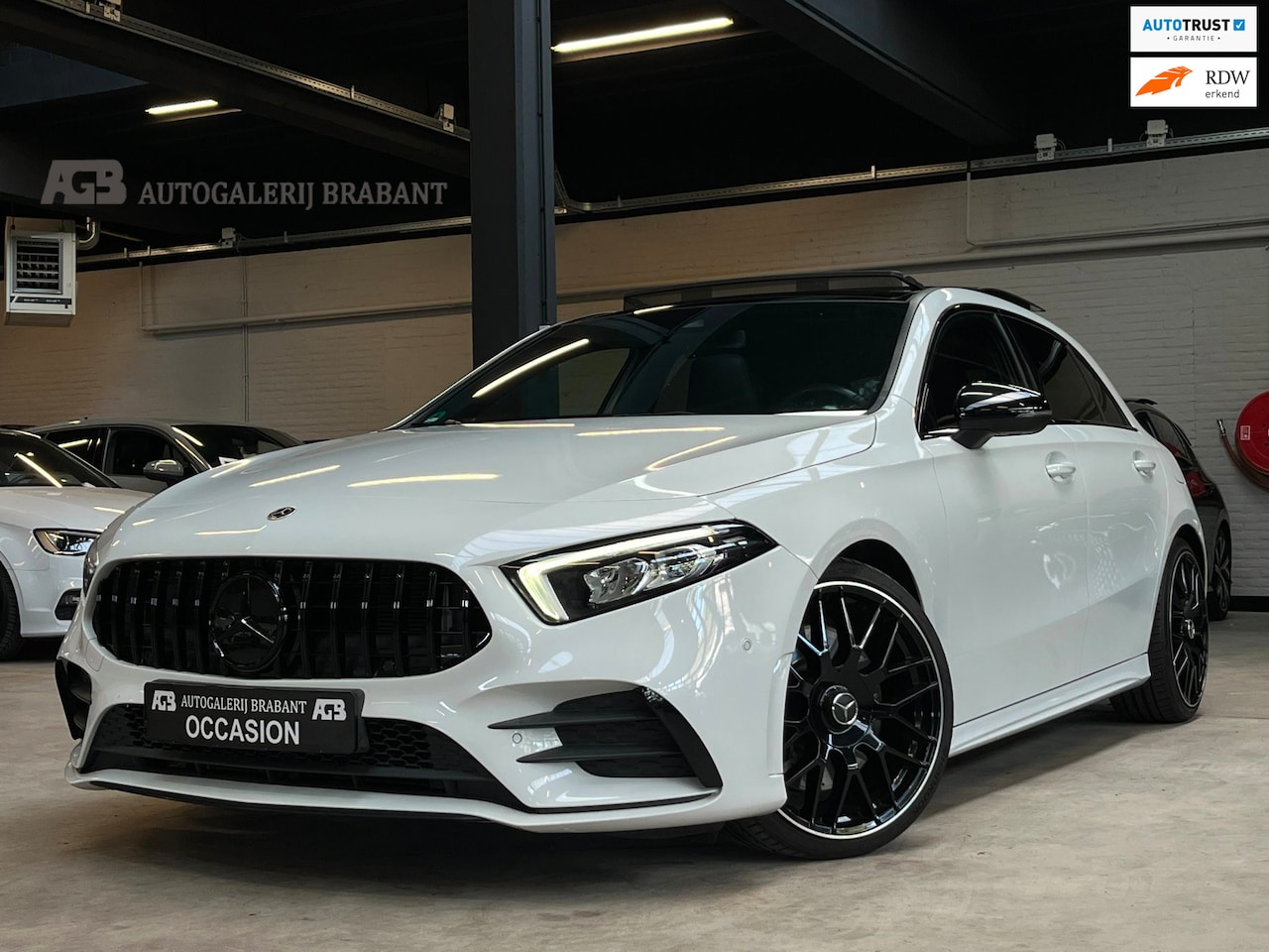 Mercedes-Benz A-klasse - 250 Premium Plus Pano/MemorySeats/Sfeerlichten - AutoWereld.nl