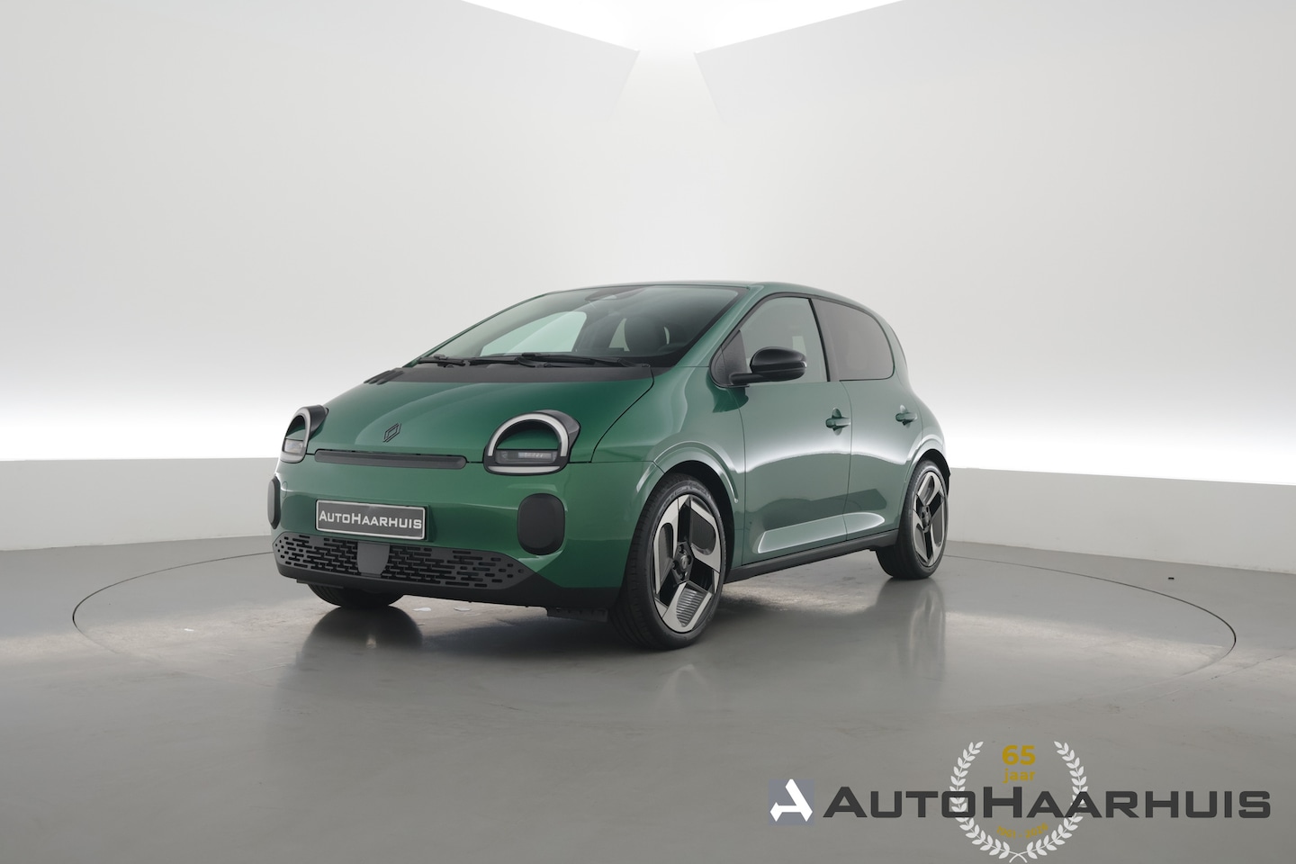 Renault Twingo - urban range techno 27.5 kWh | Rijklaar! | Adapt. Cruise | 18'' | Camera | Navi | Apple Car - AutoWereld.nl