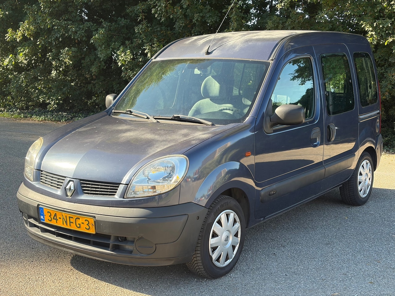 Renault Kangoo - 1.6-16V Expression Automaat! Airco! 2x Schuifdeuren! - AutoWereld.nl