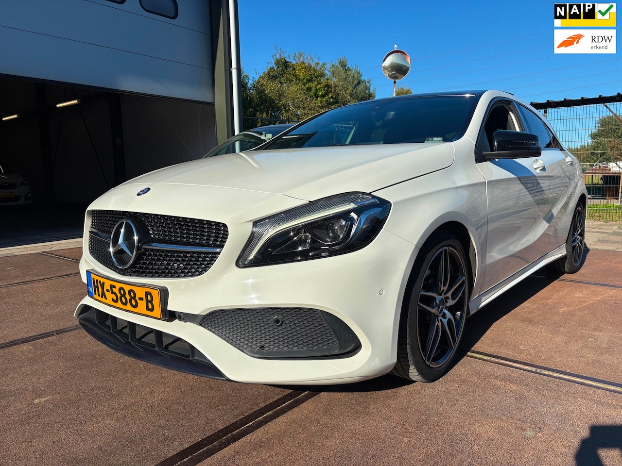 Mercedes-Benz A-klasse - 180 Ambition AMG Pano Leder Navi - AutoWereld.nl