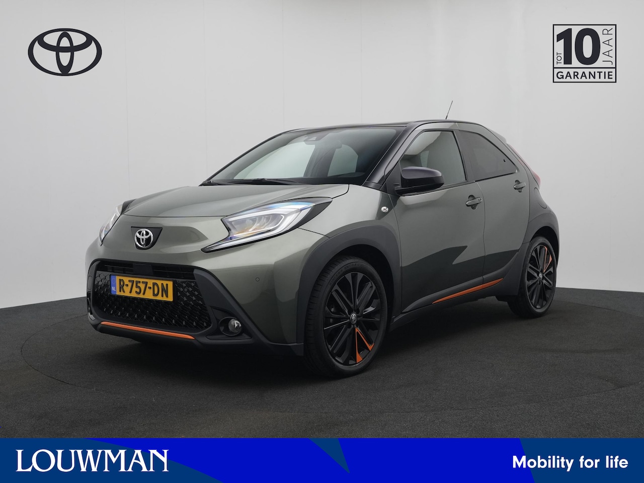 Toyota Aygo X - 1.0 VVT-i MT Limited VOL! | Dealer onderhouden | JBL | Parkeersensoren V+A | Trekhaak | St - AutoWereld.nl