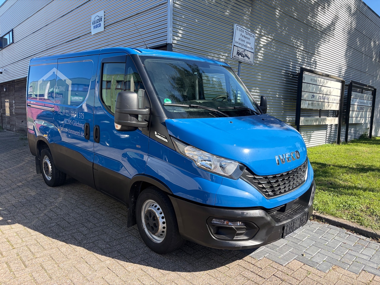 Iveco Daily - 35S14 2.3 300 Kort Laag L1H1 Trekhaak 3500 kg! - AutoWereld.nl
