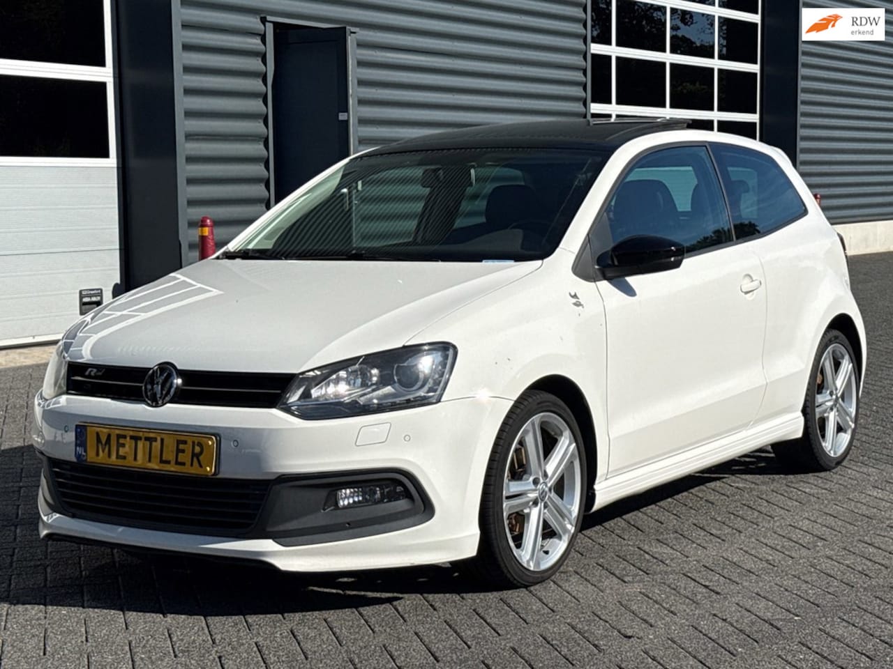 Volkswagen Polo - 1.6 TDI R-Line Edition | Panoramadak | Stoelverwarming | Cruise control | Airco - AutoWereld.nl