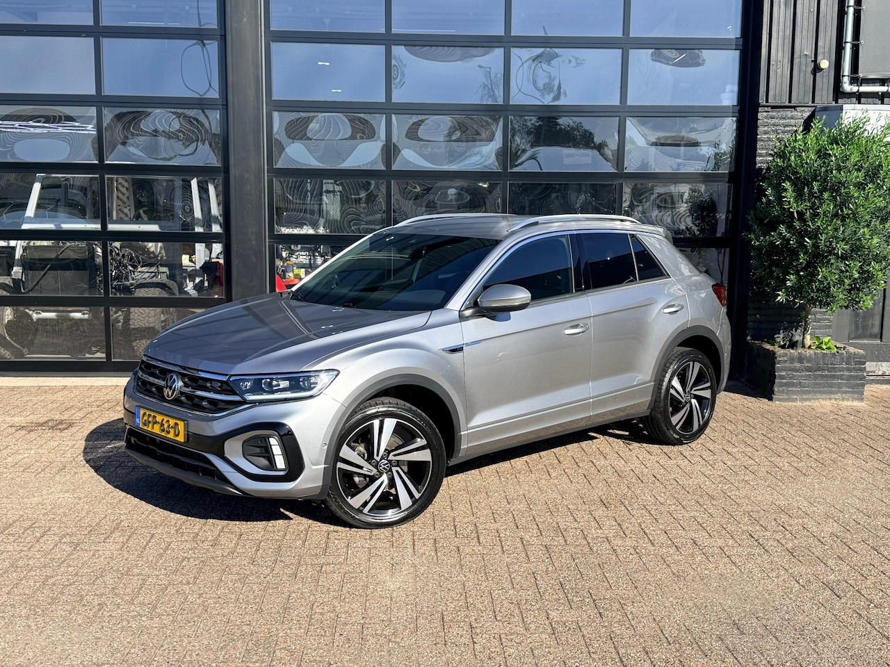 Volkswagen T-Roc - 1.5 TSI R-Line Business 1.5 TSI R-Line Business - AutoWereld.nl