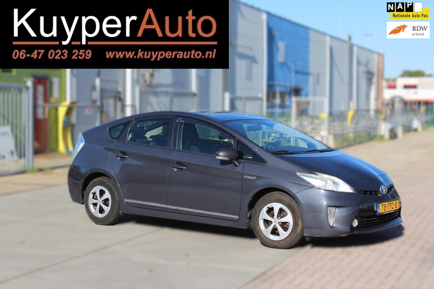 Toyota Prius - 1.8 Business hybrid camera navi clima trekhaak - AutoWereld.nl